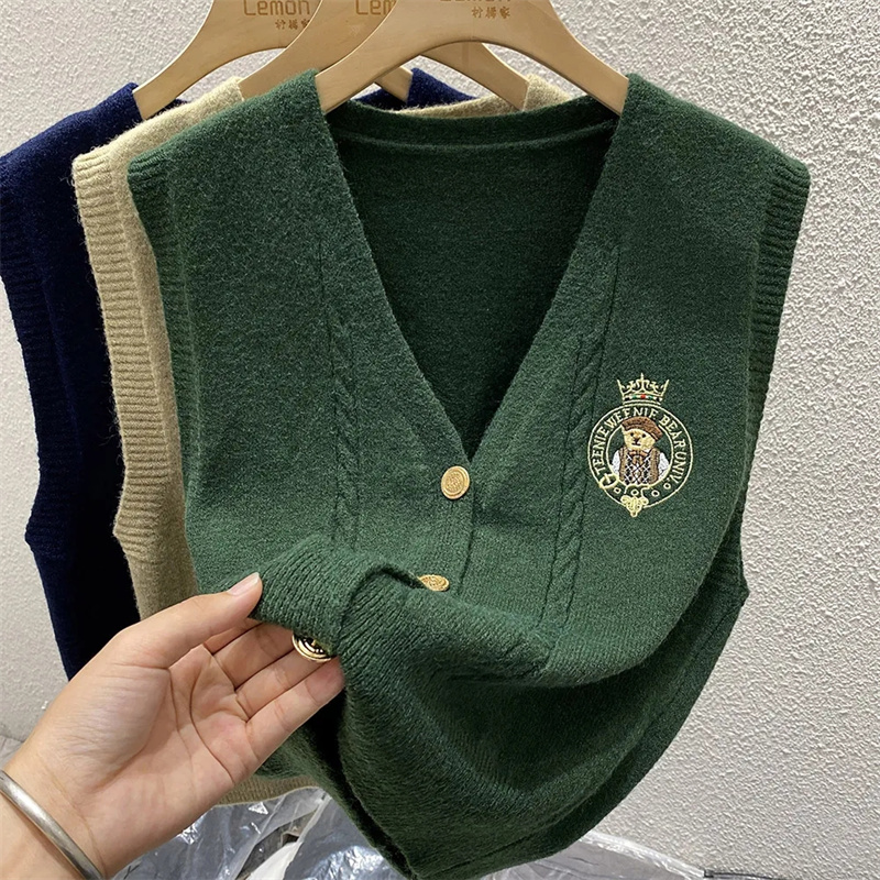 New Embroidered Bear Knitted L - đánh giá và giá Sewing Vest