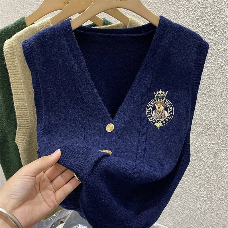 New Embroidered Bear Knitted L - đánh giá và giá Sewing Vest