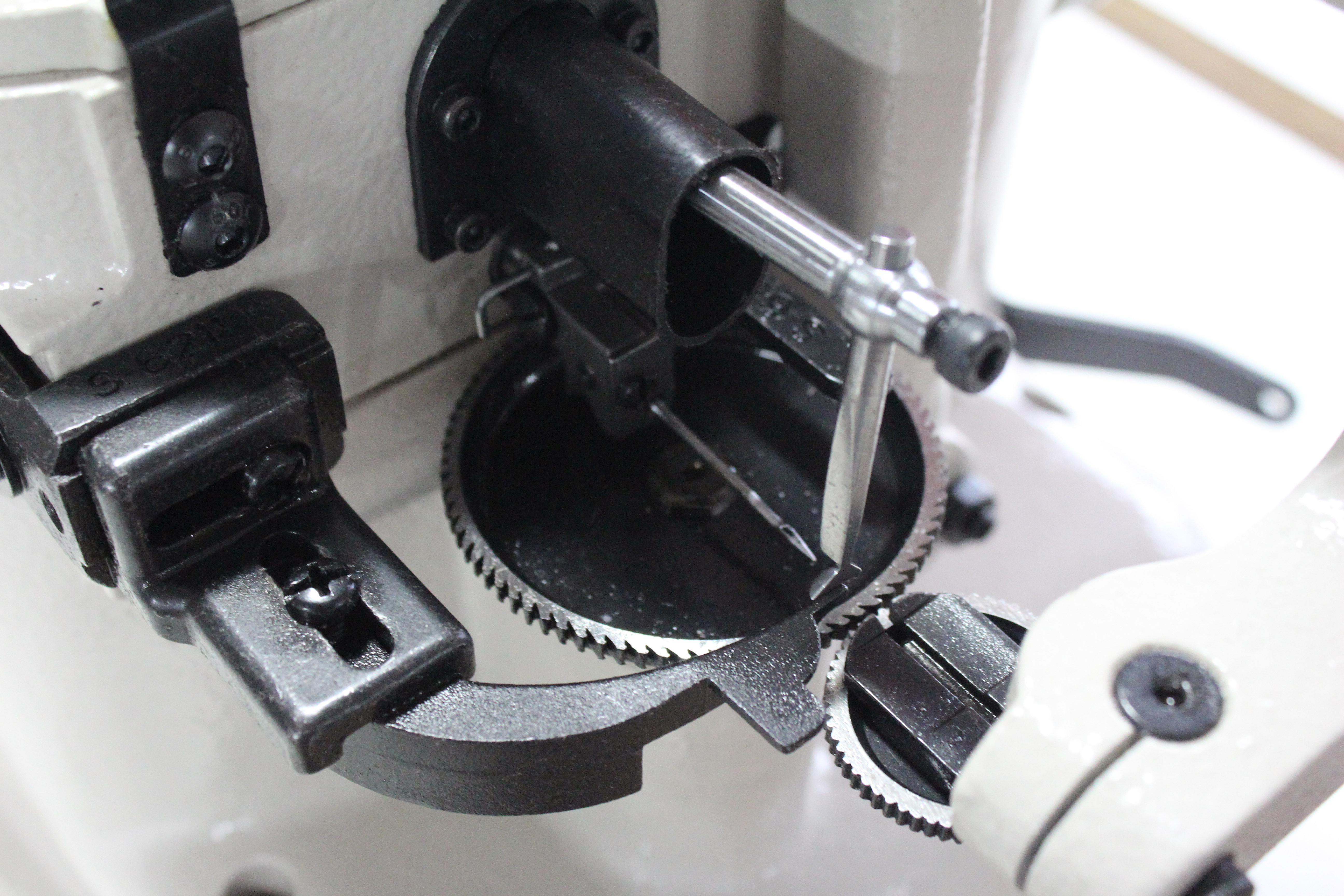 SI-600 Industrial Overseam Sew - đánh giá và giá Sewing Industry